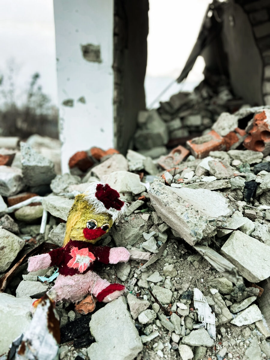 A toy among the ruins of a residential building destroyed by shelling.
Izium, Kharkiv region, Ukraine. 2024.
